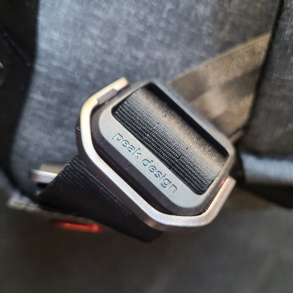 Peak Design Everyday Sling v1